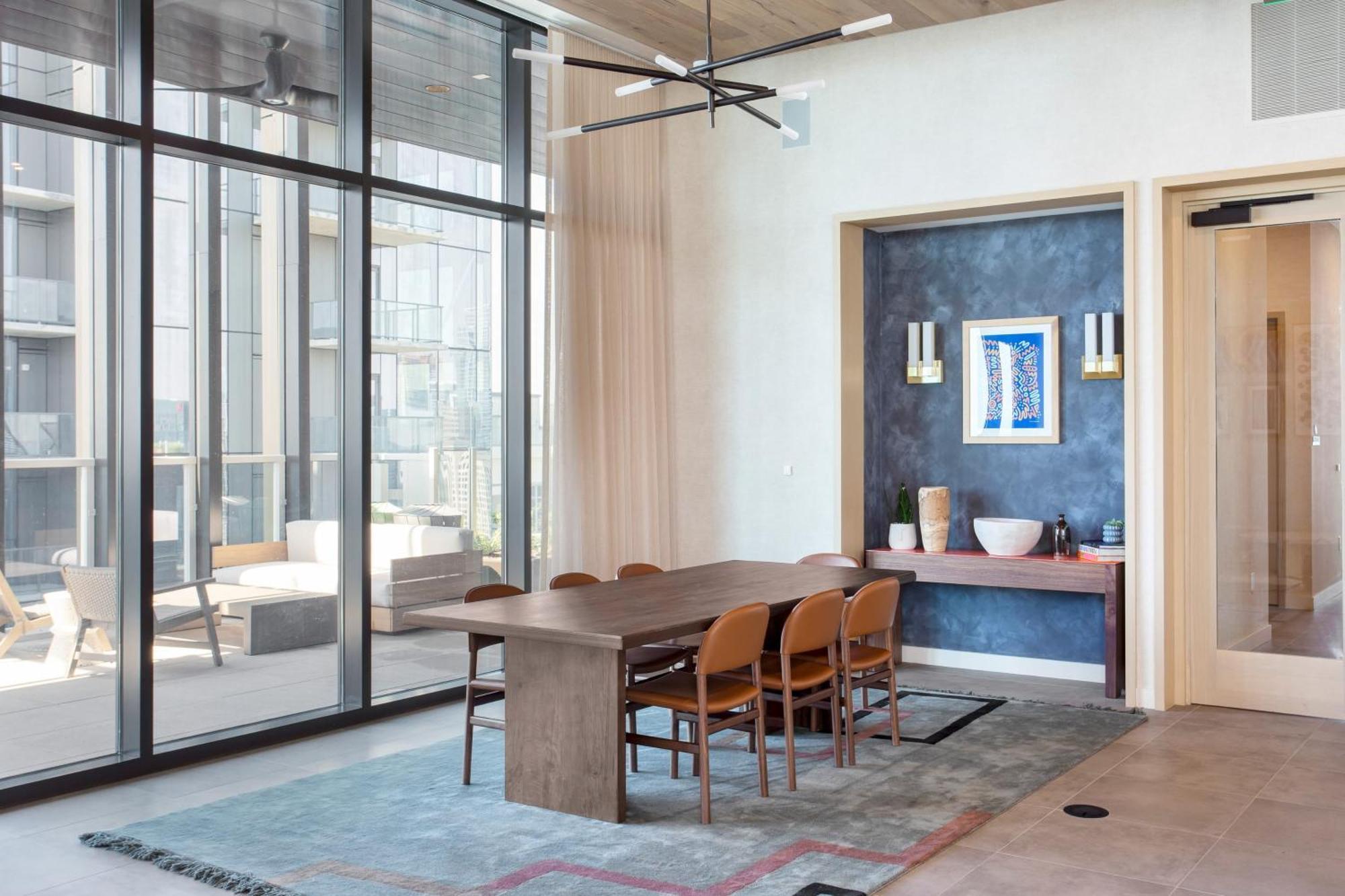 Sleeps 40 12 In New High Rise W Rooftop Pool Gym Yoga * Austin