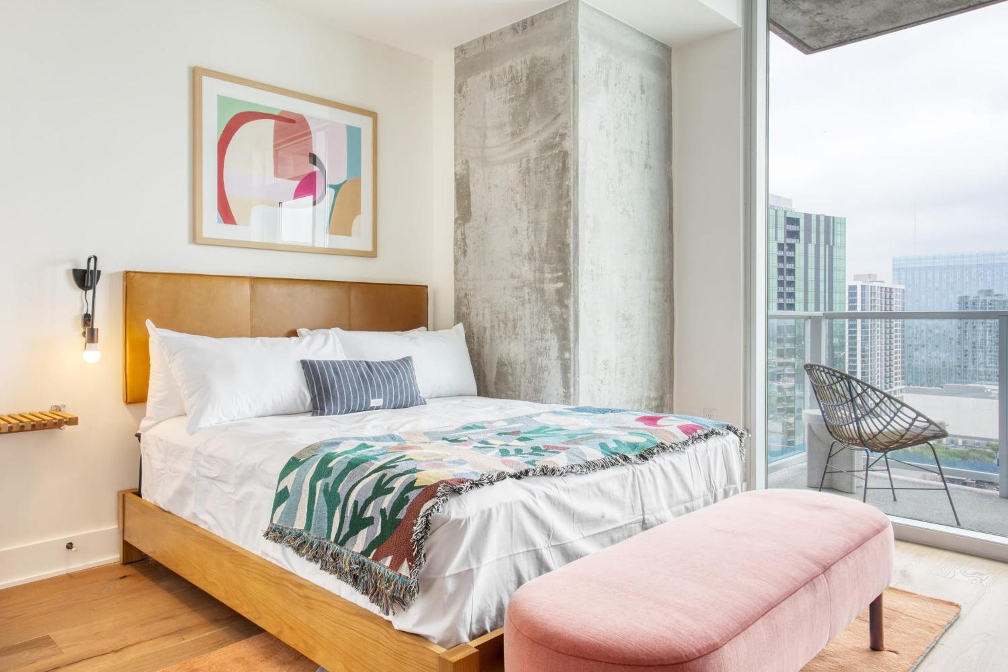 Sleeps 40 12 In New High Rise W Rooftop Pool Gym Yoga * Austin