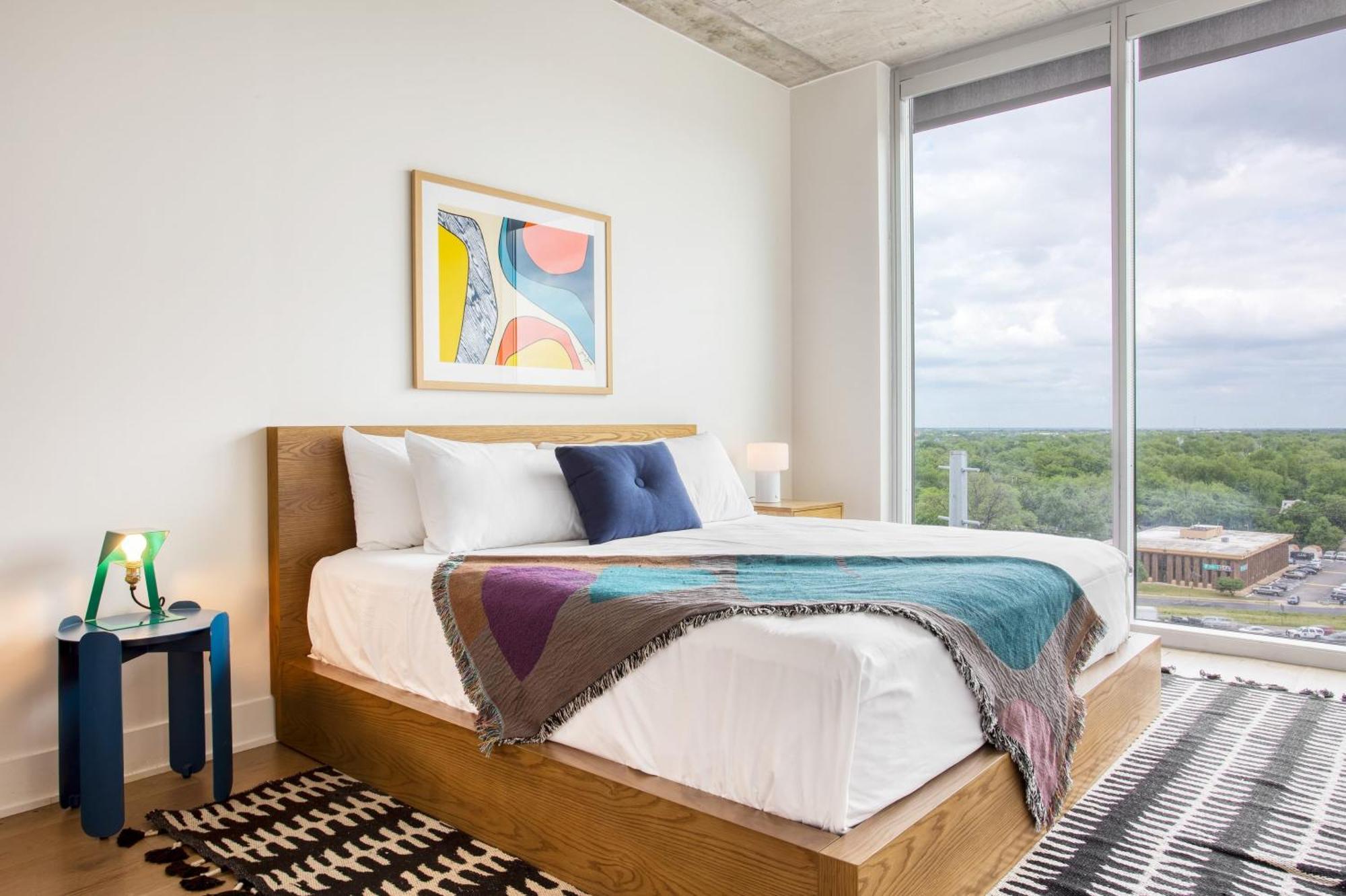Sleeps 40 12 In New High Rise W Rooftop Pool Gym Yoga Holiday home