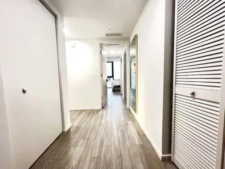 2br, 2 Baths Lux Downtown Heart Of With Amazing Views, Pool, & Gym Apartment Austin