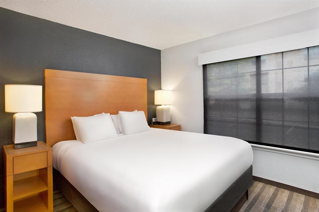Hyatt House Arboretum Hotel 3*