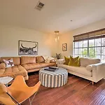 Renovated Home Private Yard, Near Austin Hotspots