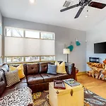 East 2Nd Guest House