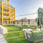 Vivant - 2Br - Luxe & Airy King Beds Suites Close To Downtown