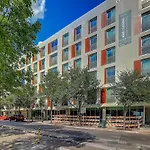 Frontdesk Pointe On Rio Apts West Campus Austin