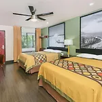 Super 8 by Wyndham Austin University/Downtown Area