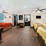 Super 8 by Wyndham Austin University/Downtown Area