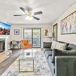 Vivant - Sola Chic King Bed Suites, Close To Downtown