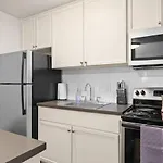 Walk To Zilker King Bed Pool Free Parking