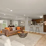 Entire Eastside Home W Space To Entertain And Yard