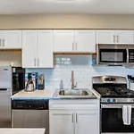 Get Comfy Memory Foam Beds And Tub In Central Atx