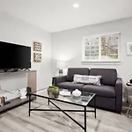 Recently Renovated Clarksville Apt For 4 And Parking
