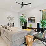 Picture-Perfect Trendy Vibes Minutes From Rainey