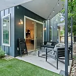 Picture-Perfect Trendy Vibes Minutes From Rainey