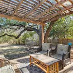 2B1B Hidden Oasis In The Hills- Close To Downtown