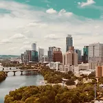 2Bd Condo-Rainey St-Best Views-Rt Pool