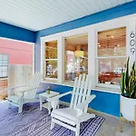 Stylish South Austin Cottage