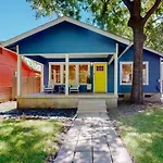 Stylish South Austin Cottage