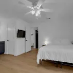 Condo Near Downtown Austin!