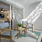 Stay Longer In Austin King Suite And Poolside Fun!