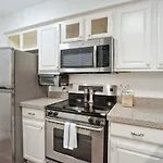 Stay Longer In Austin King Suite And Poolside Fun!