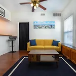 Charming Mini-Suite In West Campus!