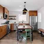 5 Min To Ut, Congress - Modern Home In Dt East Atx