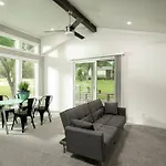 Lone Star Cottage - 15 Minutes To Downtown