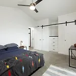 Lone Star Cottage - 15 Minutes To Downtown