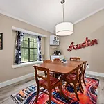 Saloma Place