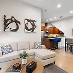 Chic & Homey 3-Br Close To Downtown Heart Of 704