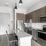 Landing Modern Apartment With Amazing Amenities