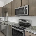 Landing Modern Apartment With Amazing Amenities