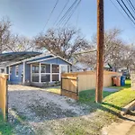 Beautiful Austin Home With Patio, 2 Mi To Downtown!