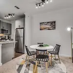 Luxurious 2Br Plus Resort Style Pool