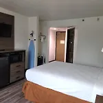 Super 8 by Wyndham Austin North/University Area