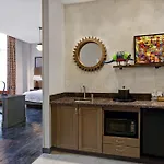 Hampton Inn And Suites Austin University Capitol
