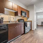 Landing Modern Apartment With Amazing Amenities
