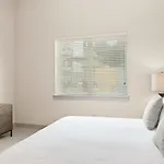 Landing Modern Apartment With Amazing Amenities
