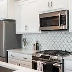 Upstay - New Modern Home With Private Pool