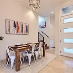 Off The Hook In Austin With Chic 2Br Retreat Plus Firepit