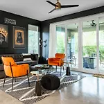Rainey St - 6Min Walk - 6Th St - 3Min Drive