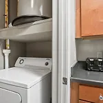 Spacious Downtown Austin Retreat For Large Groups