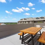 Spacious Downtown Austin Retreat For Large Groups