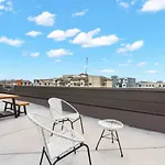 Spacious Downtown Austin Retreat For Large Groups