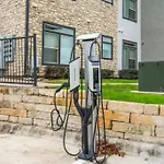 Modern Austin 2Br 2B Apt With Pool Parking & Wifi