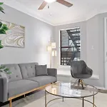 Fascinating Modern Luxe 1B In Austin Pool Bbq