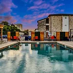 North Lamar Gem: 1Br Apartment Pool Bbq