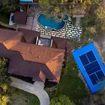 Pet Friendly Retreat In Austin With Pool-Backyard