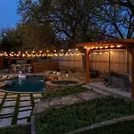 Pet Friendly Retreat In Austin With Pool-Backyard